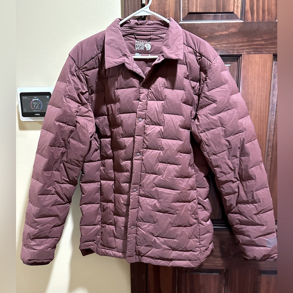 Mountain Hardware Stretch Down Shirt Jacket Men’s Large.  Maroon/ Burgundy.